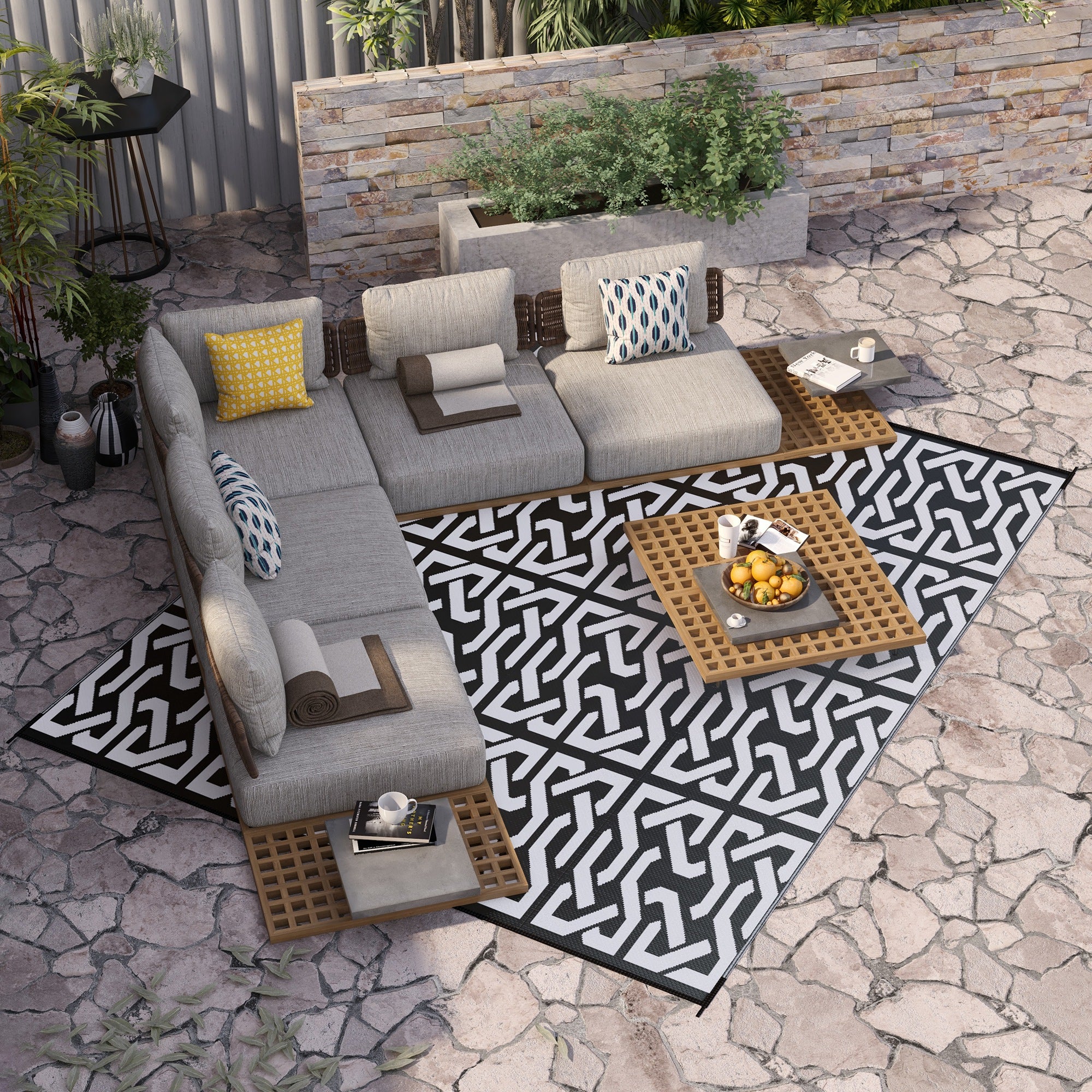 8×10 RV Camping Rug With Carry Bag, Black & White Chain Pattern